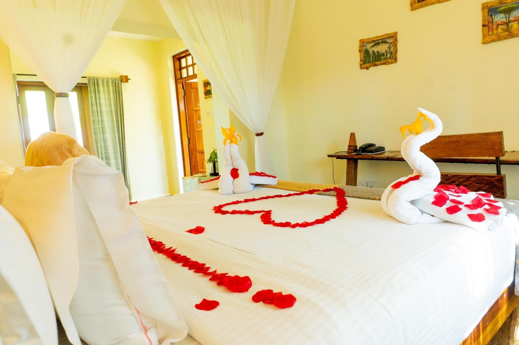 Weru Weru River Lodge Moshi Ngoại thất bức ảnh